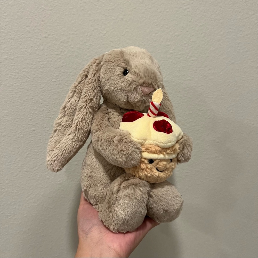 Bashful Beige Bunny 'Birthday'